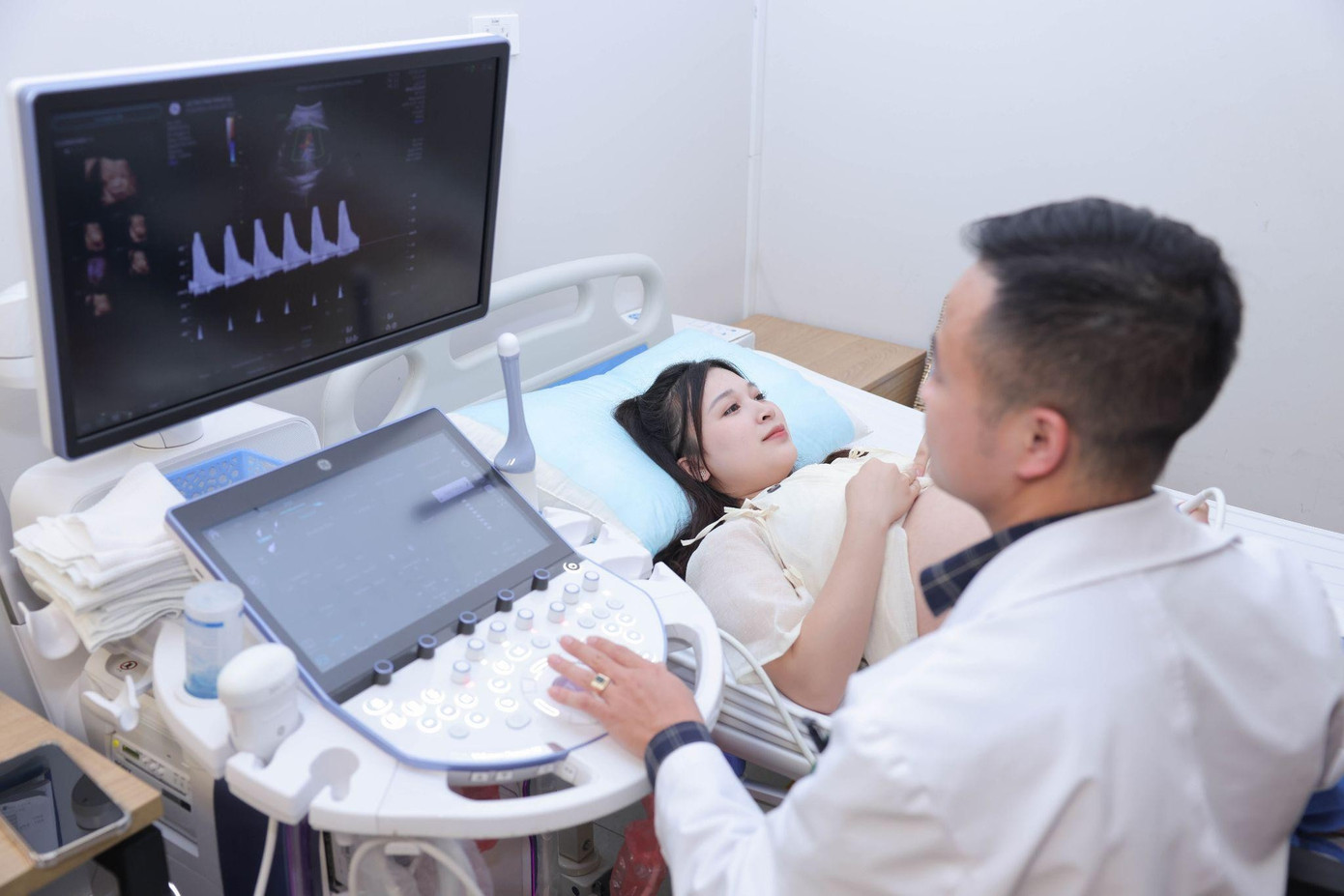 Công nghệ hiện đại giúp tối ưu hóa quy trình thăm khám, giảm thời gian chờ đợi và nâng cao chất lượng dịch vụ tại Phương Đông. Công nghệ hiện đại giúp tối ưu hóa quy trình thăm khám, giảm thời gian chờ đợi và nâng cao chất lượng dịch vụ tại Phương Đông.