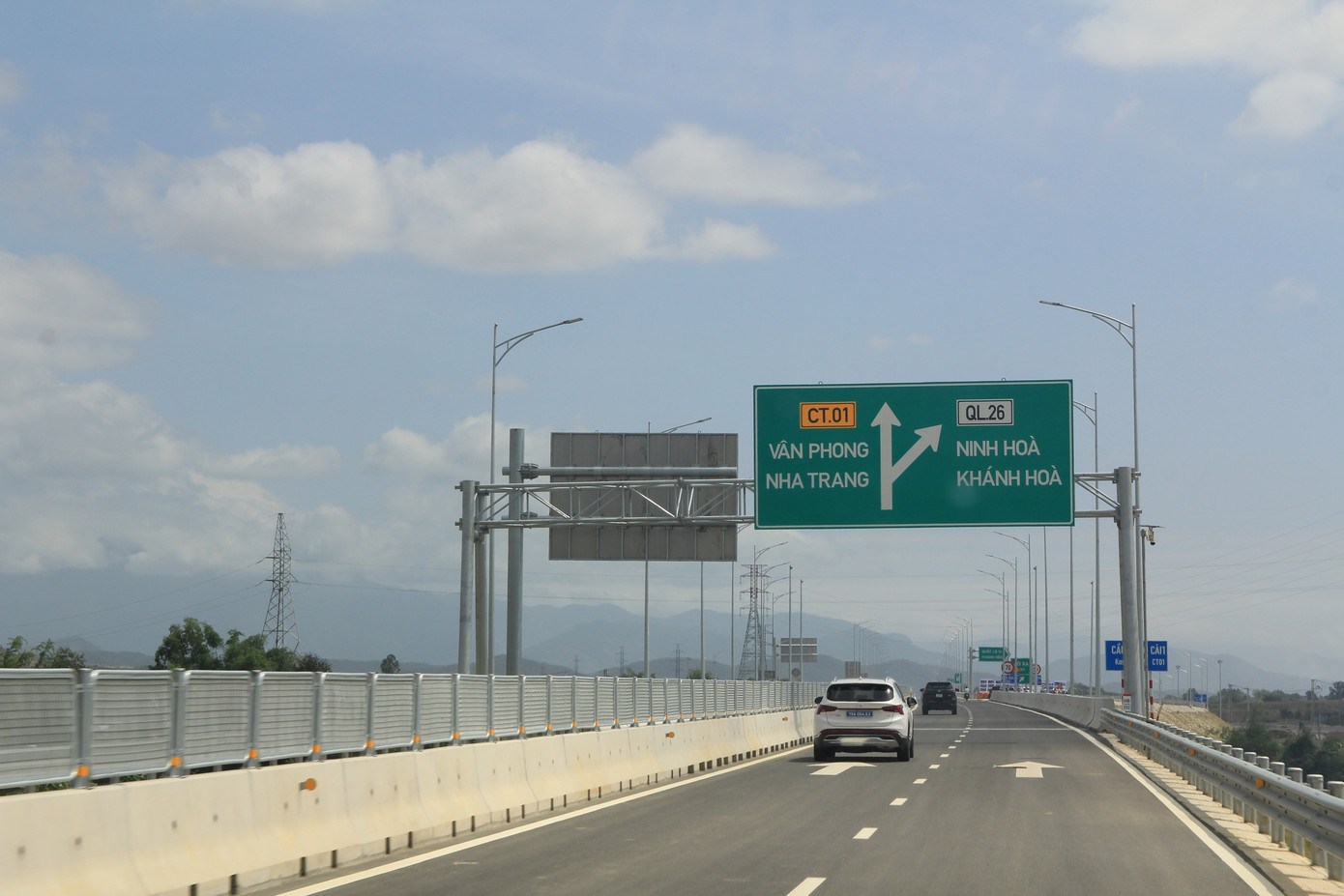 Cao tốc đoạn Vân Phong - Nha Trang. Ảnh: Ngọc Hà. Cao tốc đoạn Vân Phong - Nha Trang. Ảnh: Ngọc Hà.