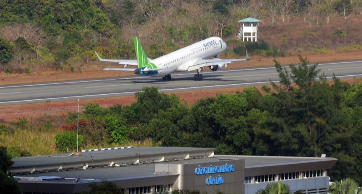 Cảng HK Côn Đảo chưa đón được nhiều chuyến bay do đường cất/hạ cánh ngắn và không có đèn đêm. Ảnh: BAV.