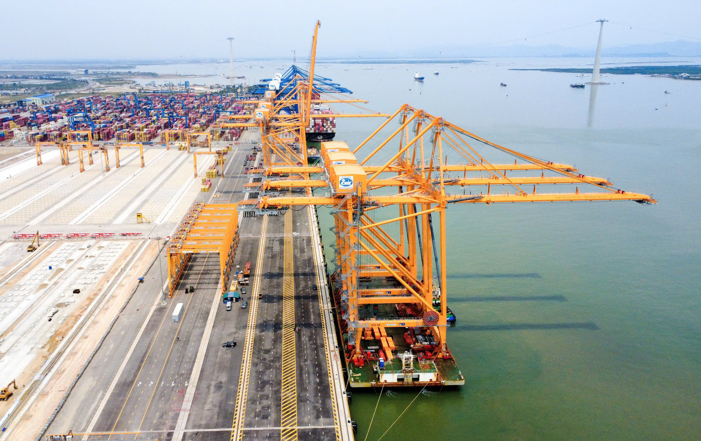 Hình ảnh bến cảng số 3 - khu bến cảng Lạch Huyện thuộc cảng Hải Phòng tại khu vực đảo Cát Hải, thành phố Hải Phòng. Ảnh: CHP.