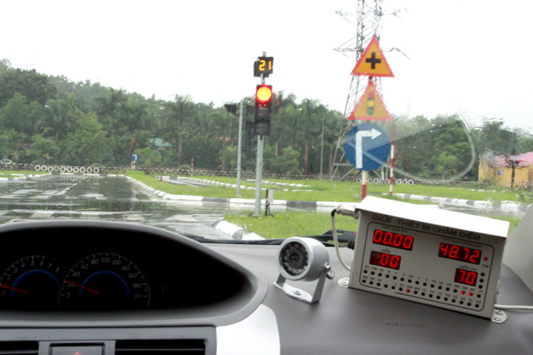 Camera được gắn nhằm giáp sát thao tác của lái xe