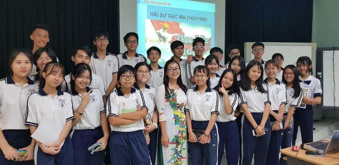 Học sinh hào hứng với các buổi tọa đàm chuyên đề. Ảnh: NVCC Học sinh hào hứng với các buổi tọa đàm chuyên đề. Ảnh: NVCC