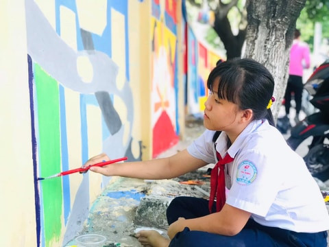 Tuổi trẻ ‘thổi hồn’ vào những bức tường vô tri ảnh 5