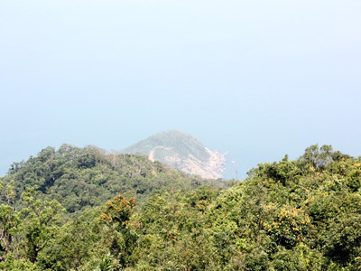 Mũi Đèn nhìn từ đỉnh Sơn Trà - nơi tàu bị nạn