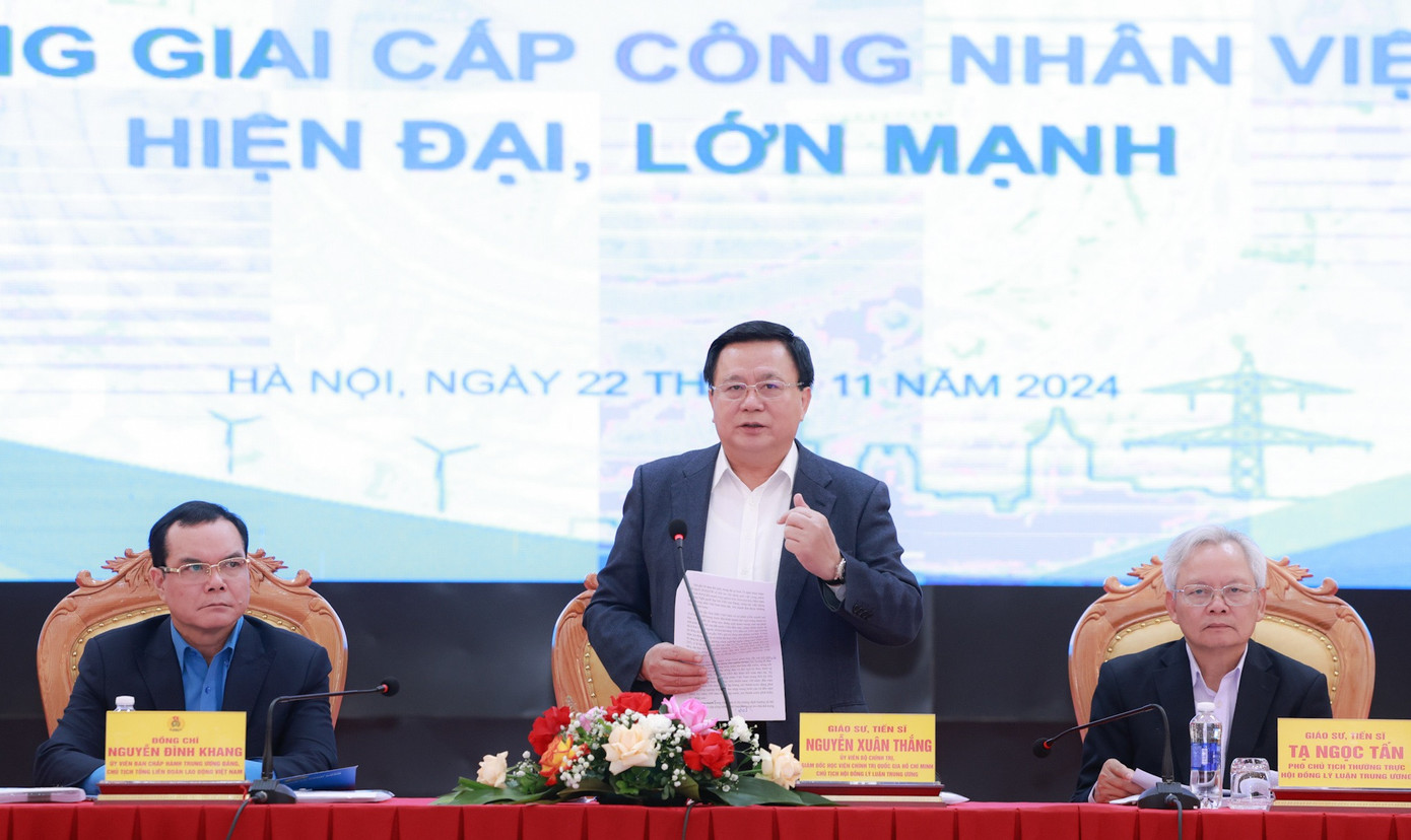 Ông Nguyễn Xuân Thắng - Ủy viên Bộ Chính trị, Giám đốc Học viện Chính trị Quốc gia Hồ Chí Minh - chủ trì hội thảo. Ảnh: Hải Nguyễn Ông Nguyễn Xuân Thắng - Ủy viên Bộ Chính trị, Giám đốc Học viện Chính trị Quốc gia Hồ Chí Minh - chủ trì hội thảo. Ảnh: Hải Nguyễn