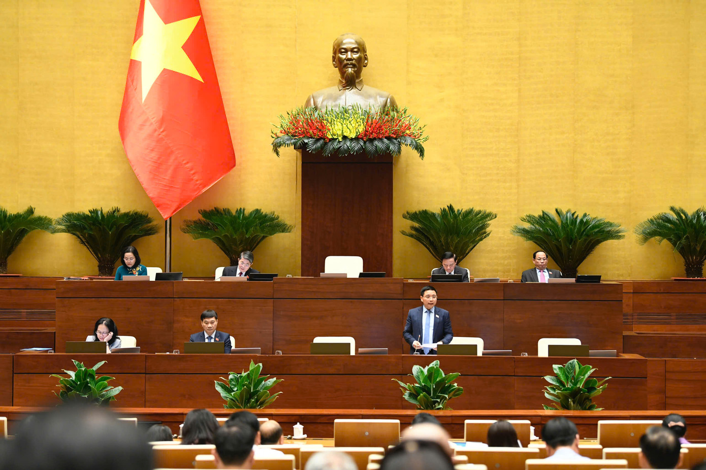 Quốc hội thảo luận dự án đường sắt tốc độ cao Bắc - Nam. Ảnh: Như Ý Quốc hội thảo luận dự án đường sắt tốc độ cao Bắc - Nam. Ảnh: Như Ý