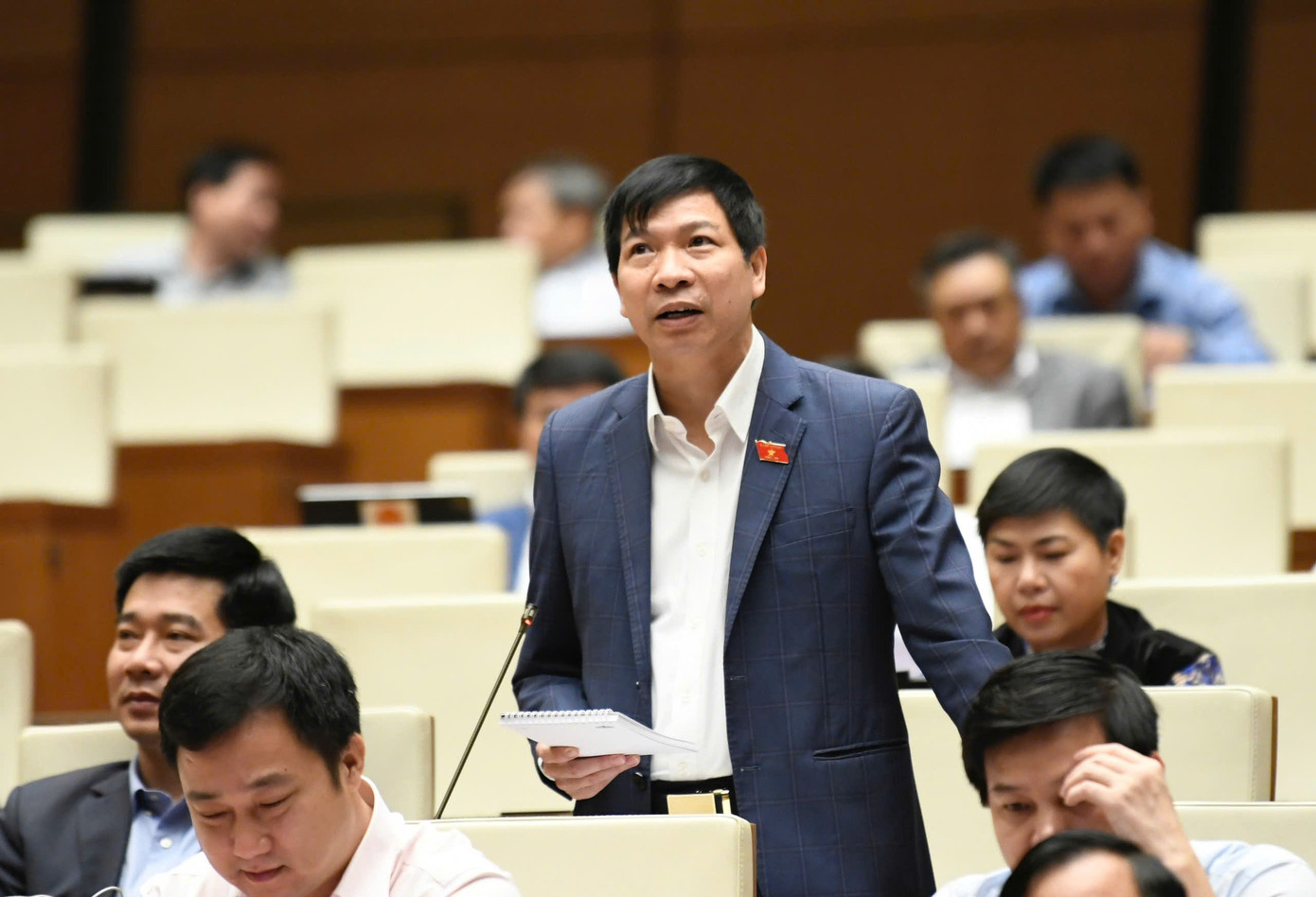 Đại biểu Trần Văn Thức (đoàn Thanh Hóa) phát biểu tại phiên thảo luận. Ảnh: Như Ý Đại biểu Trần Văn Thức (đoàn Thanh Hóa) phát biểu tại phiên thảo luận. Ảnh: Như Ý