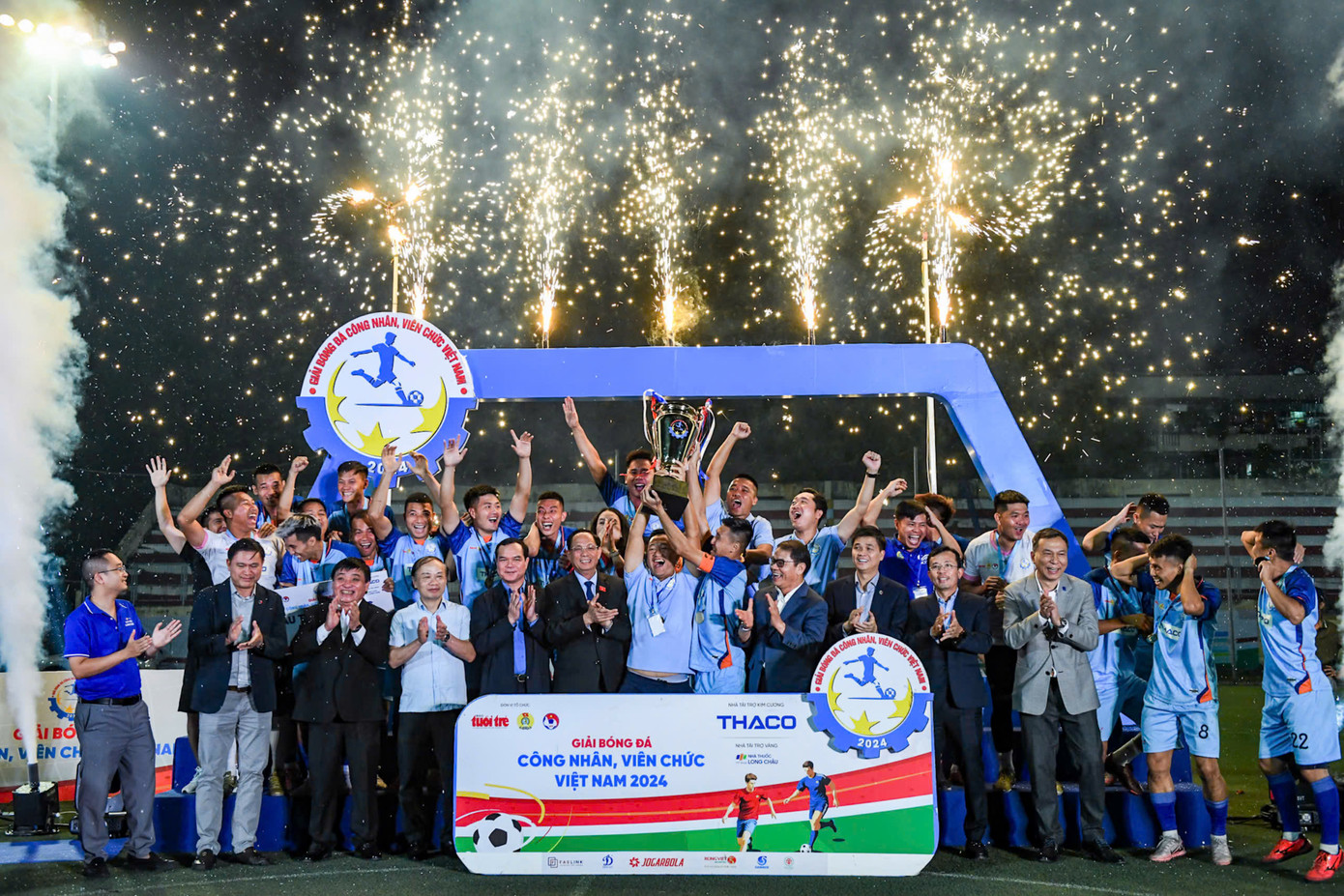 Đội bóng Công đoàn Quảng Ninh giành chức vô địch Giải bóng đá công nhân, viên chức năm 2024. Đội bóng Công đoàn Quảng Ninh giành chức vô địch Giải bóng đá công nhân, viên chức năm 2024.