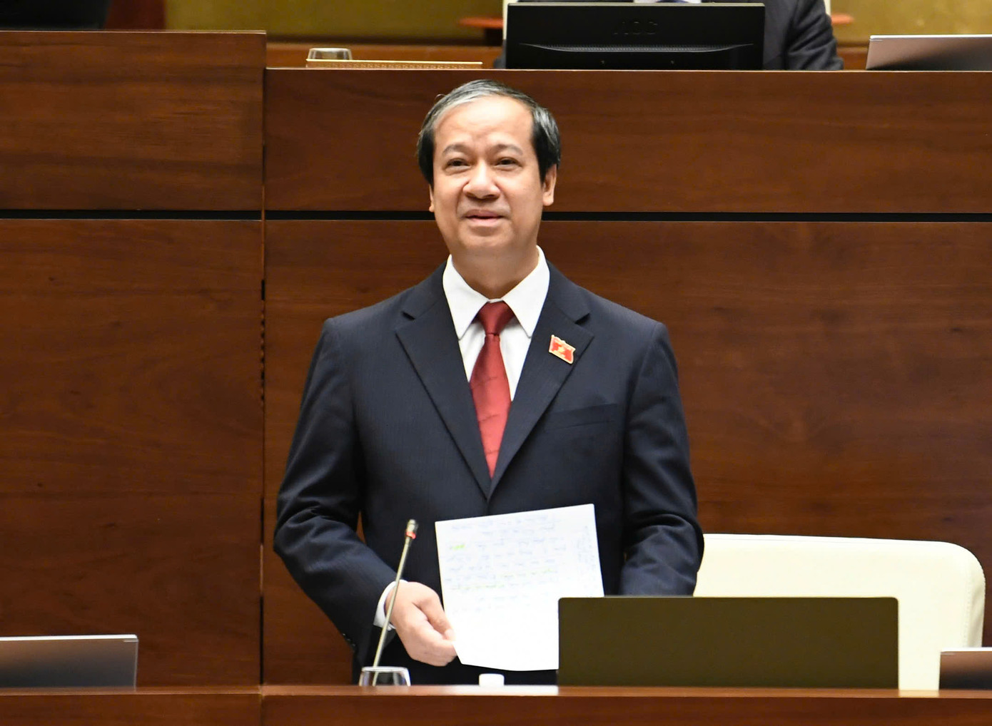 Bộ trưởng Bộ GD&ĐT Nguyễn Kim Sơn giải trình ý kiến đại biểu Quốc hội. Ảnh: Như Ý Bộ trưởng Bộ GD&ĐT Nguyễn Kim Sơn giải trình ý kiến đại biểu Quốc hội. Ảnh: Như Ý