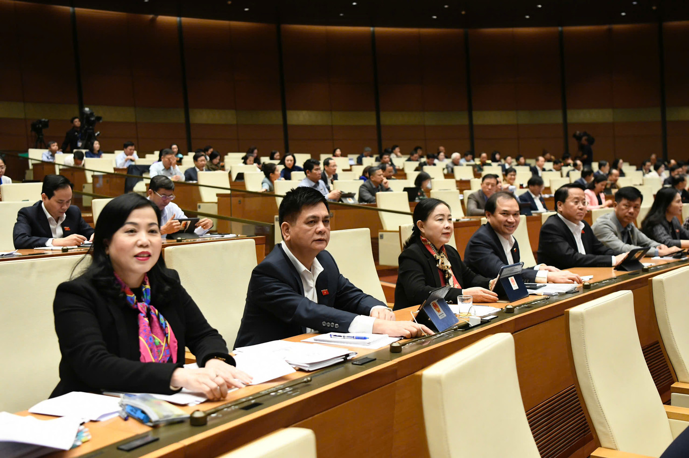 Quốc hội biểu quyết thông qua Luật Công đoàn (sửa đổi). Ảnh: Như Ý Quốc hội biểu quyết thông qua Luật Công đoàn (sửa đổi). Ảnh: Như Ý