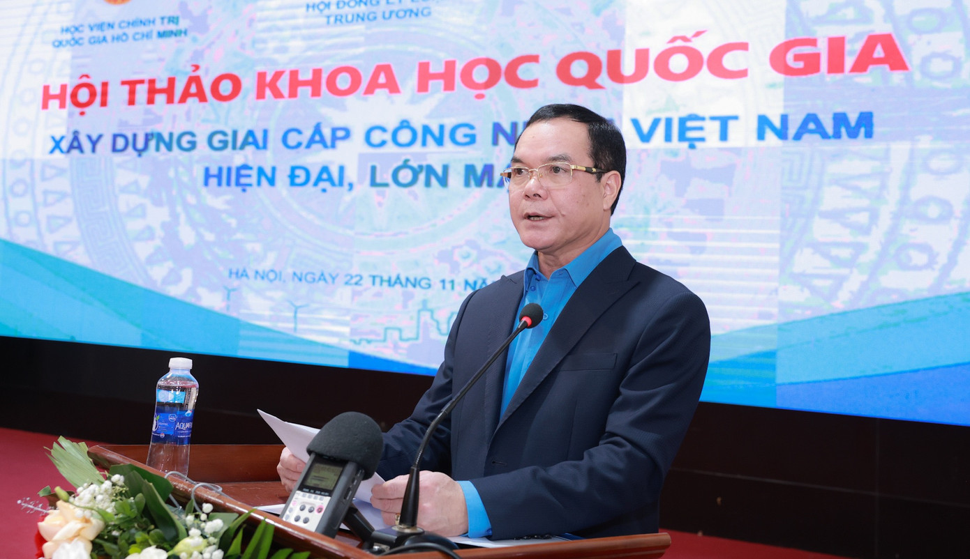 Ông Nguyễn Đình Khang - Chủ tịch Tổng LĐLĐ Việt Nam. Ông Nguyễn Đình Khang - Chủ tịch Tổng LĐLĐ Việt Nam.