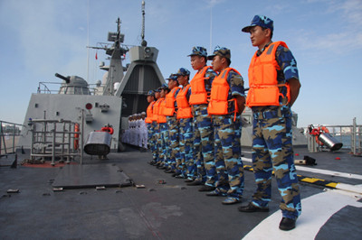 Thủy thủ đoàn Việt Nam luôn sẵn sàng thực hiện mọi nhiệm vụ khó khăn . Thủy thủ đoàn Việt Nam luôn sẵn sàng thực hiện mọi nhiệm vụ khó khăn