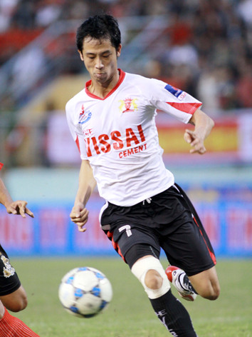 Sự nghiệp của trung vệ nổi tiếng một thời Như Thành bắt đầu đi xuống sau khi về đầu quân cho V.Ninh Bình. ảnh: VSI