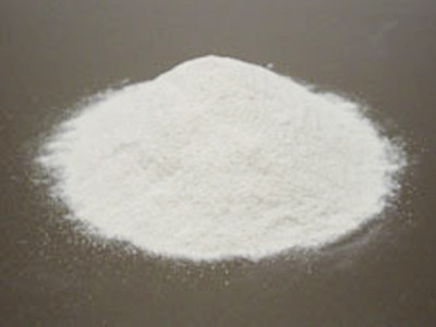 Bột trắng có thể khử bụi phóng xạ Ảnh: Kyodo