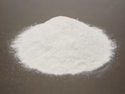 Bột trắng có thể khử bụi phóng xạ Ảnh: Kyodo
