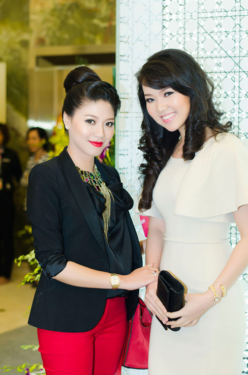 Á hậu Thụy Vân cùng cô bạn thân, MC Ngọc Trinh
