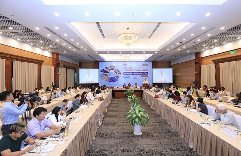 Toàn cảnh Diễn đàn tái định vị doanh nghiệp do VCCI tổ chức chiều 23/3. Toàn cảnh Diễn đàn tái định vị doanh nghiệp do VCCI tổ chức chiều 23/3.