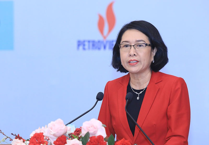 Bà Trần Hồng Minh - Viện trưởng Nghiên cứu và Quản lý Kinh tế Trung ương phát tại Diễn đàn Tái định vị doanh nghiệp để phát triển bền vững. Bà Trần Hồng Minh - Viện trưởng Nghiên cứu và Quản lý Kinh tế Trung ương phát tại Diễn đàn Tái định vị doanh nghiệp để phát triển bền vững.