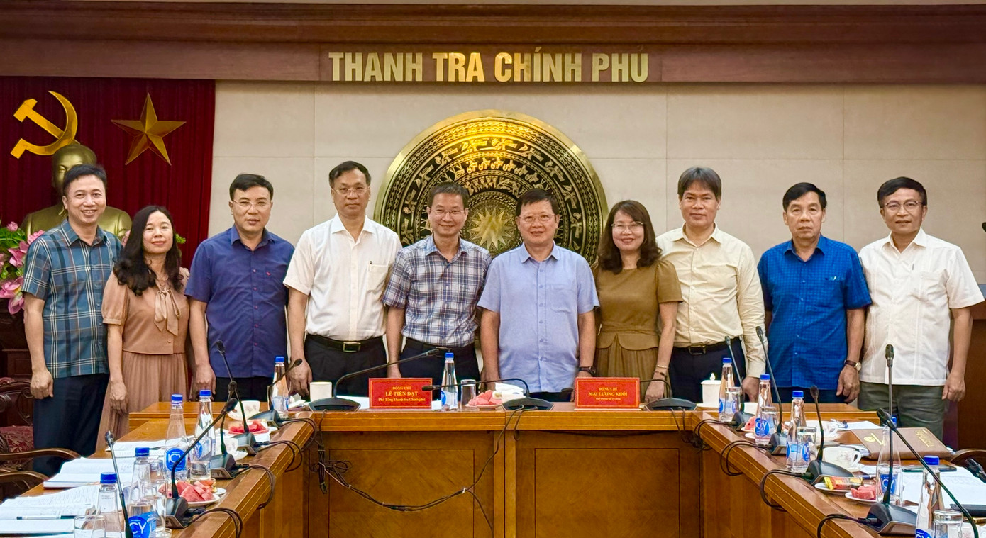 Lãnh đạo hai cơ quan ký kết bàn giao Thanh tra Bộ Tư pháp. Ảnh: TH Lãnh đạo hai cơ quan ký kết bàn giao Thanh tra Bộ Tư pháp. Ảnh: TH