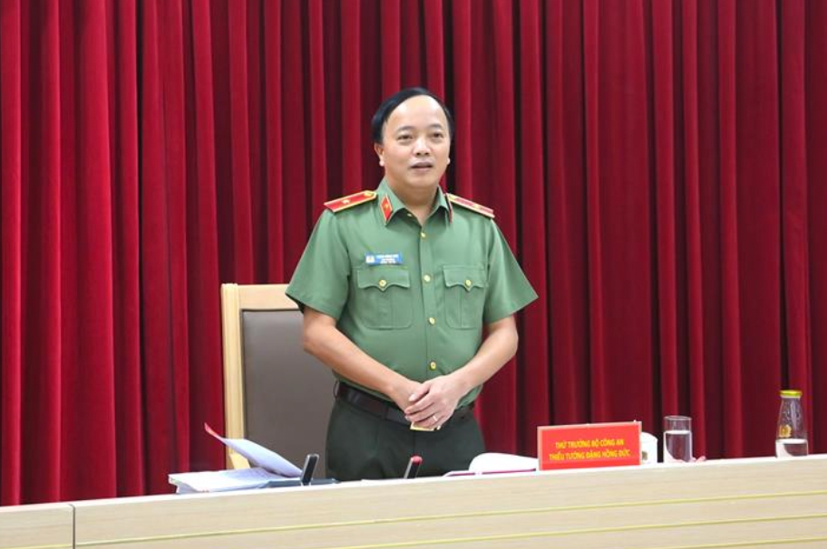 Thiếu tướng Đặng Hồng Đức phát biểu tại hội nghị. Thiếu tướng Đặng Hồng Đức phát biểu tại hội nghị.