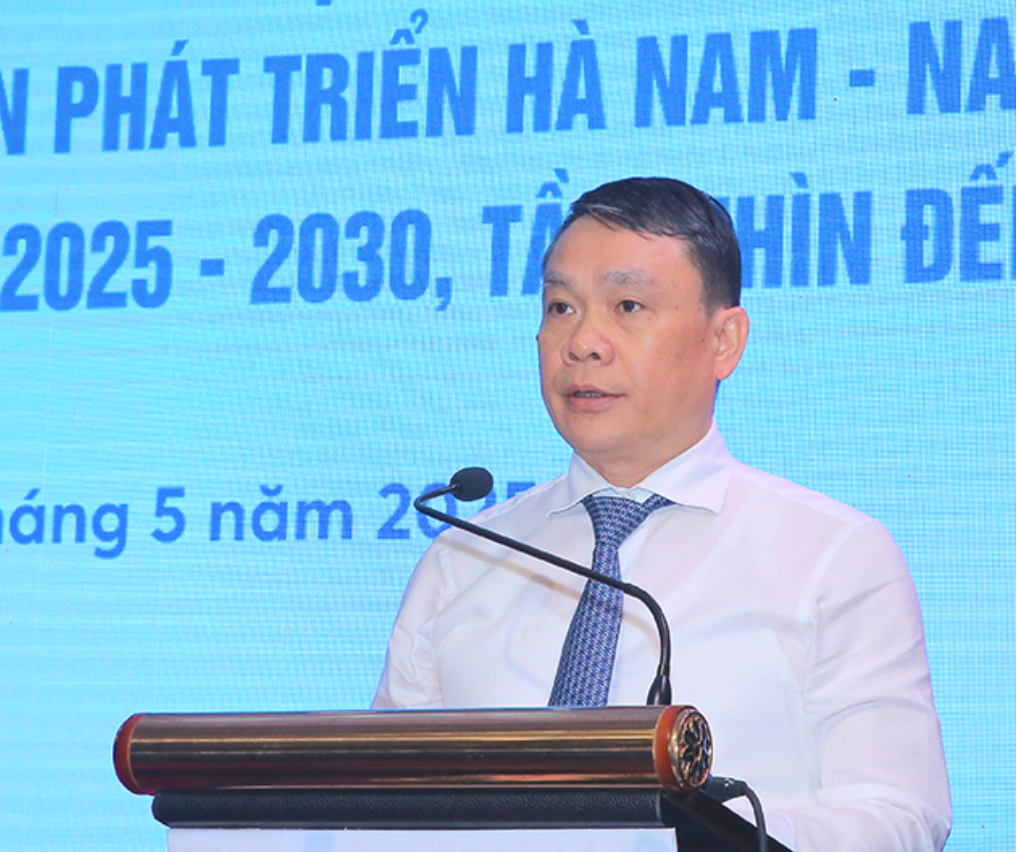 Bí thư Tỉnh ủy Nam Định Đặng Khánh Toàn phát biểu tại hội thảo. Bí thư Tỉnh ủy Nam Định Đặng Khánh Toàn phát biểu tại hội thảo.