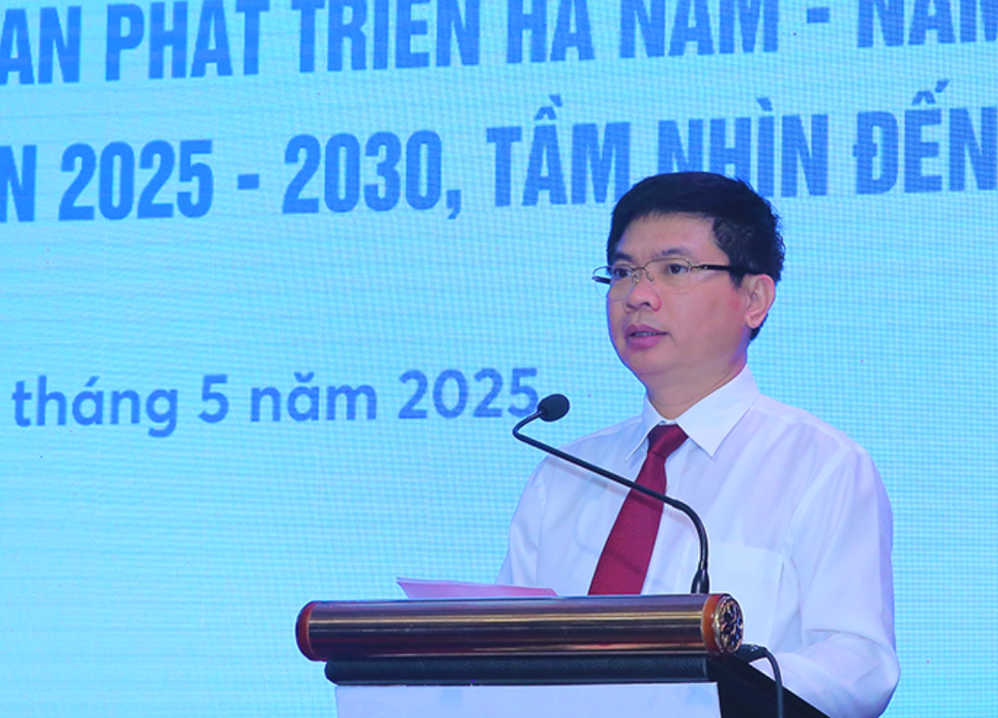 Ông Trương Quốc Huy – Bí thư Tỉnh ủy, Chủ tịch UBND tỉnh Hà Nam phát biểu tại hội thảo. Ông Trương Quốc Huy – Bí thư Tỉnh ủy, Chủ tịch UBND tỉnh Hà Nam phát biểu tại hội thảo.