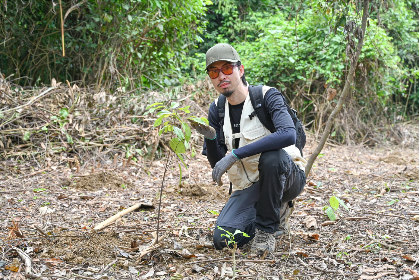 Ca sĩ Đen Vâu tại rừng Cúc Phương.