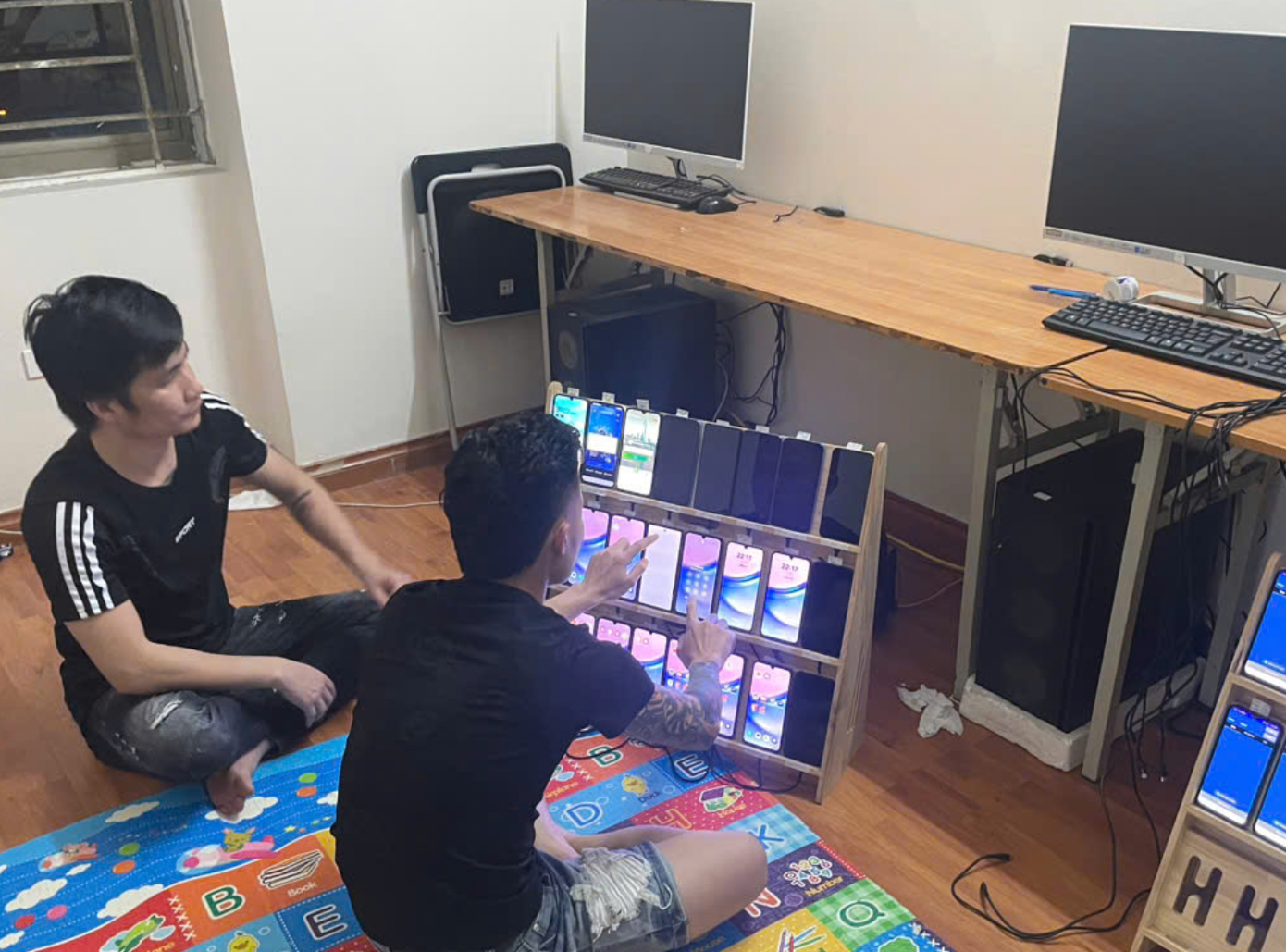 Công cụ thực hiện việc đánh bạc.