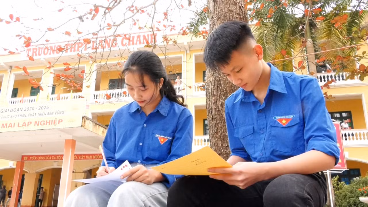 Thông qua những lá thư viết tay gửi các tân binh, các đoàn viên thanh niên thể hiện quyết tâm học tập, rèn luyện để trở thành những tân binh trong tương lai, những công dân tốt...