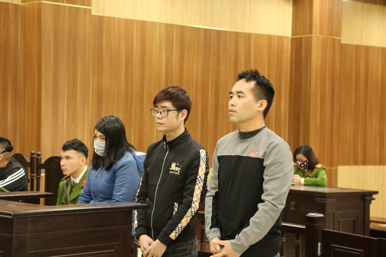 Ba bị cáo tại phiên toà