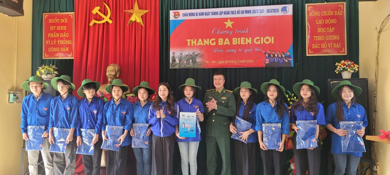Ngoài ra, Tỉnh Đoàn Thanh Hoá cũng đã ra mắt và trao trang thiết bị cho Đội thanh niên xung kích bảo vệ đường biên cột mốc. Tổng trị giá toàn bộ chương trình là 550 triệu đồng...