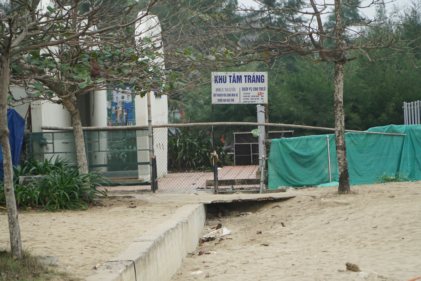 Sau khi tiếp nhận kiến nghị của Công ty cổ phần Tập đoàn FLC, UBND tỉnh Thanh Hoá đã giao Sở Kế hoạch và Đầu tư chủ trì, phối hợp với các Sở, đơn vị liên quan nghiên cứu, tham mưu giải quyết. Sau khi tiếp nhận kiến nghị của Công ty cổ phần Tập đoàn FLC, UBND tỉnh Thanh Hoá đã giao Sở Kế hoạch và Đầu tư chủ trì, phối hợp với các Sở, đơn vị liên quan nghiên cứu, tham mưu giải quyết.