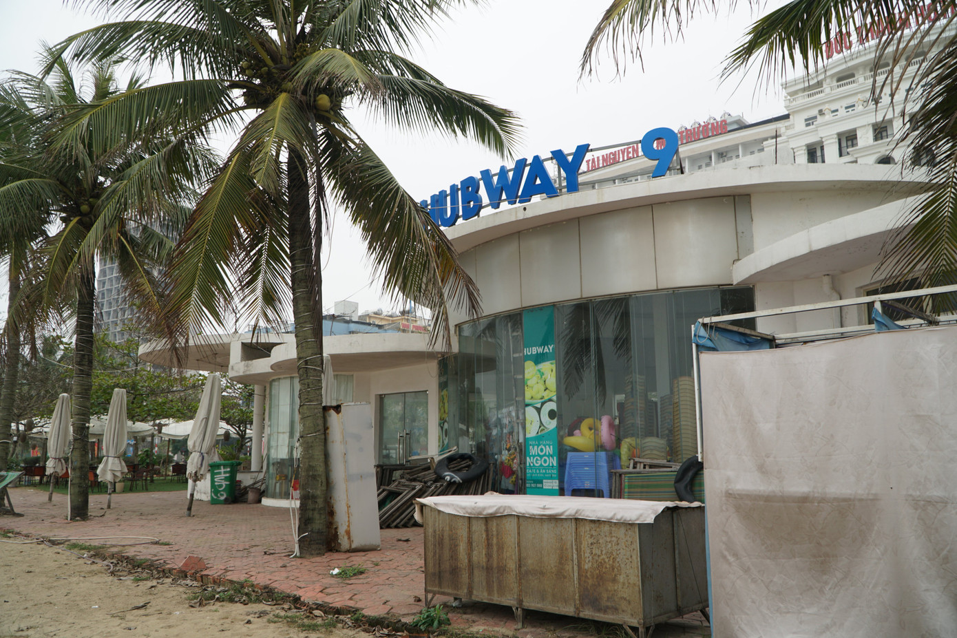 Tháng 7/2022, Công ty cổ phần Tập đoàn FLC đã có văn bản gửi cơ quan chức năng tỉnh Thanh Hoá, trong đó có đề xuất tự nguyện bàn giao hồ sơ hiện có và các hạng mục công trình đã đầu tư xây dựng cho UBND TP Sầm Sơn quản lý, khai thác khi chấm dứt Hợp đồng BOT mà cơ quan Nhà nước có thẩm quyền không phải hoàn lại kinh phí Tập đoàn FLC đã đầu tư xây dựng. Tháng 7/2022, Công ty cổ phần Tập đoàn FLC đã có văn bản gửi cơ quan chức năng tỉnh Thanh Hoá, trong đó có đề xuất tự nguyện bàn giao hồ sơ hiện có và các hạng mục công trình đã đầu tư xây dựng cho UBND TP Sầm Sơn quản lý, khai thác khi chấm dứt Hợp đồng BOT mà cơ quan Nhà nước có thẩm quyền không phải hoàn lại kinh phí Tập đoàn FLC đã đầu tư xây dựng.