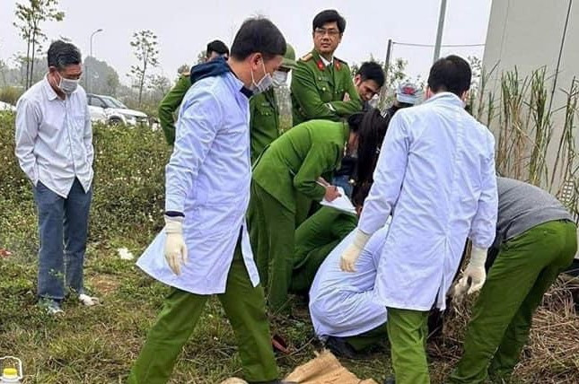 Hiện trường phát hiện thi thể đã bị phân huỷ. Ảnh: CTV