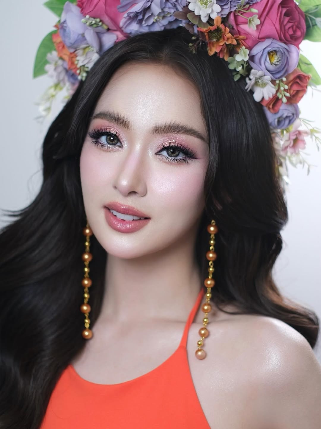 Katrina Anne Johnson năm nay 27 tuổi, là dược sĩ, từng giành ngôi á hậu 1 tại cuộc thi Binibining Pilipinas 2023.