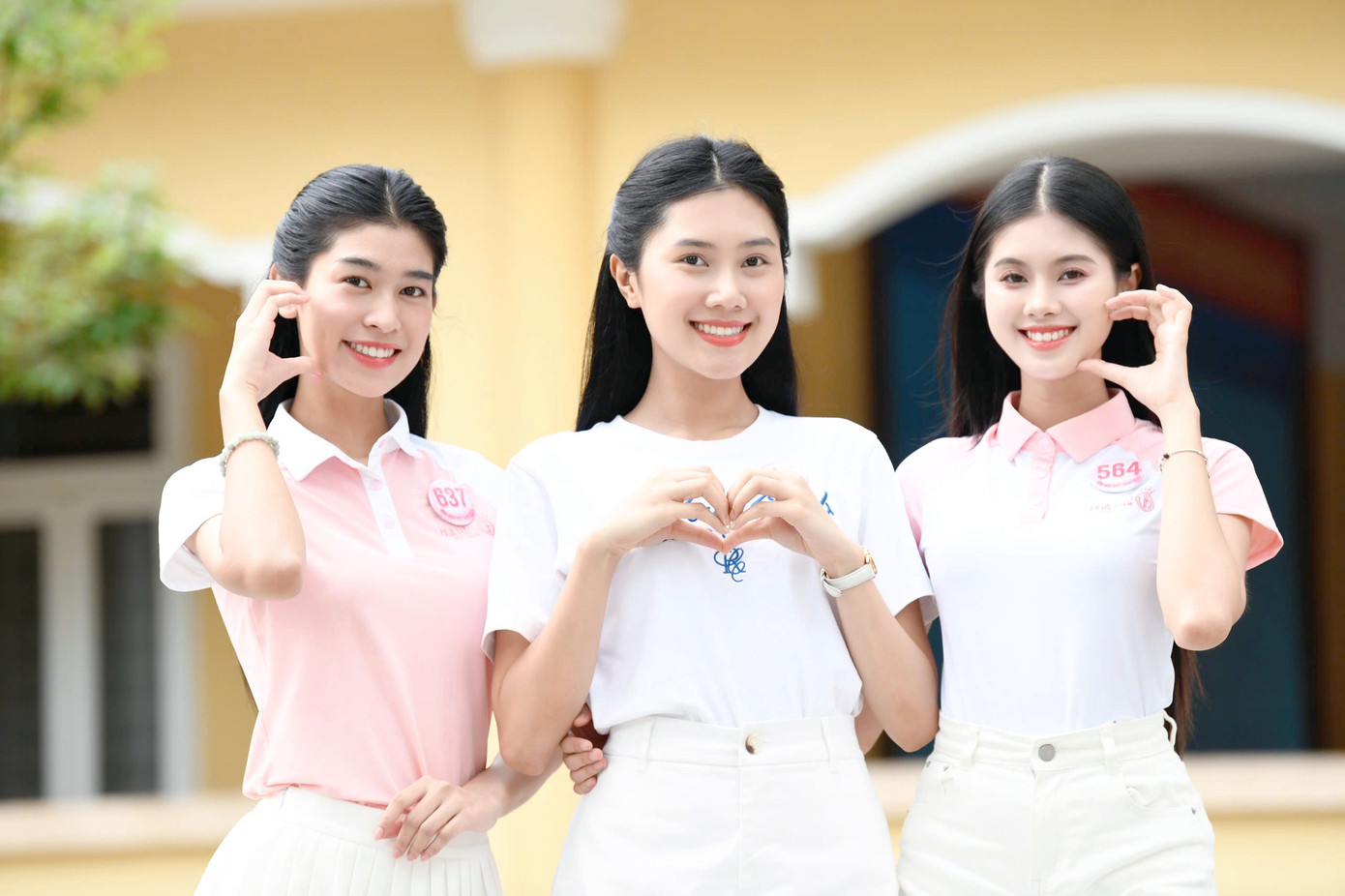 Sau buổi chấm trực diện lần 2, nhà báo Lê Xuân Sơn - Nguyên Tổng Biên tập báo Tiền Phong, Cố vấn Hoa hậu Việt Nam 2024 - cho biết đã ghi chú một số gương mặt nổi bật và top 10 đã dần hiện rõ trong hình dung của ban giám khảo. “Đây là một tập thể thí sinh có tri thức, bản lĩnh và khả năng làm chủ tình huống rất tốt, điều này đã được thể hiện rõ rệt so với các năm trước”, ông Lê Xuân Sơn nhận xét.