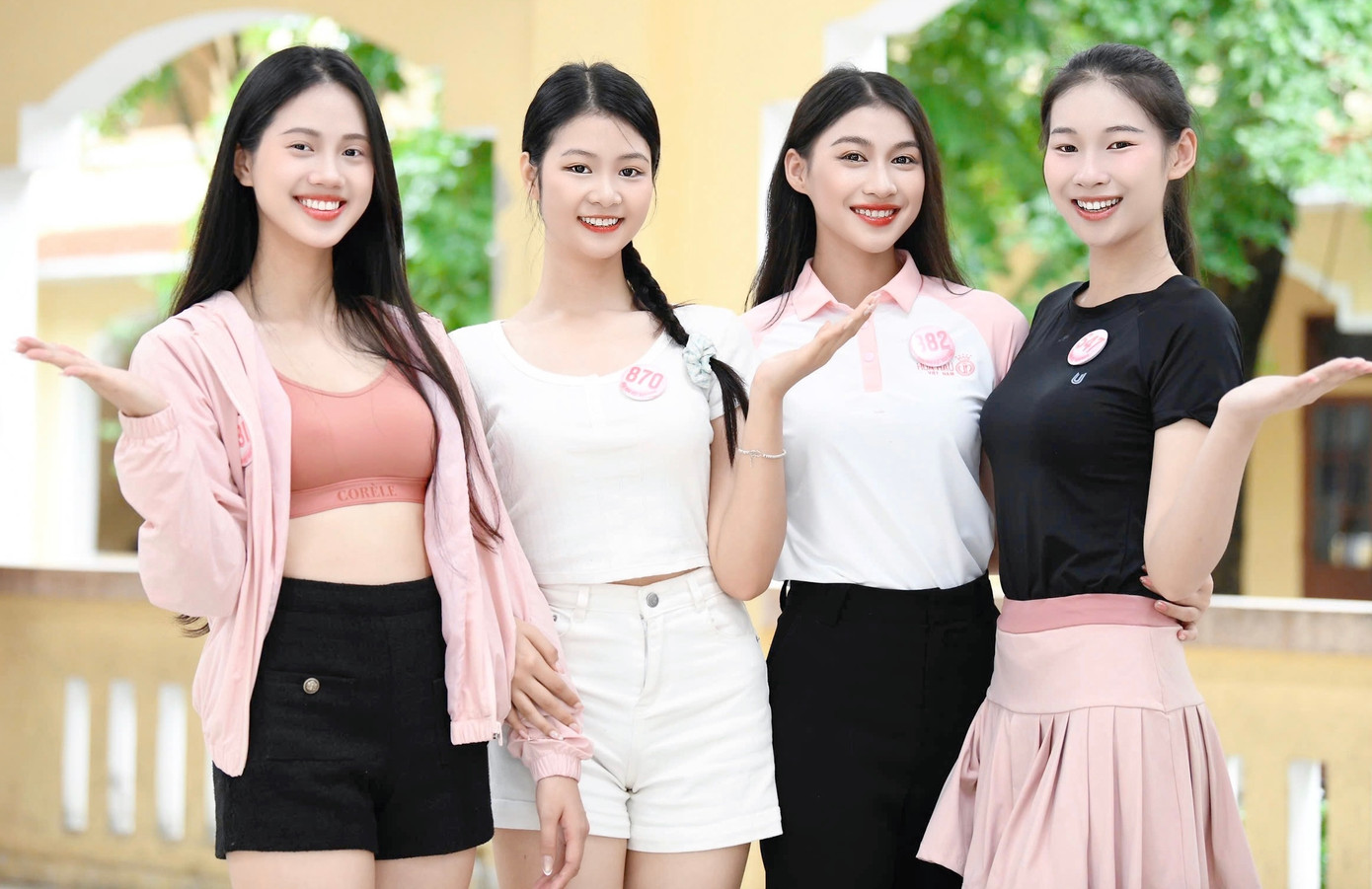 Trong quá trình tham gia vòng chung kết Hoa hậu Việt Nam 2024 ở Huế, 25 thí sinh tham gia các lớp huấn luyện kỹ năng với chuyên gia. Họ tích cực rèn luyện vóc dáng, nhan sắc để có cơ hội tỏa sáng trên sân khấu.