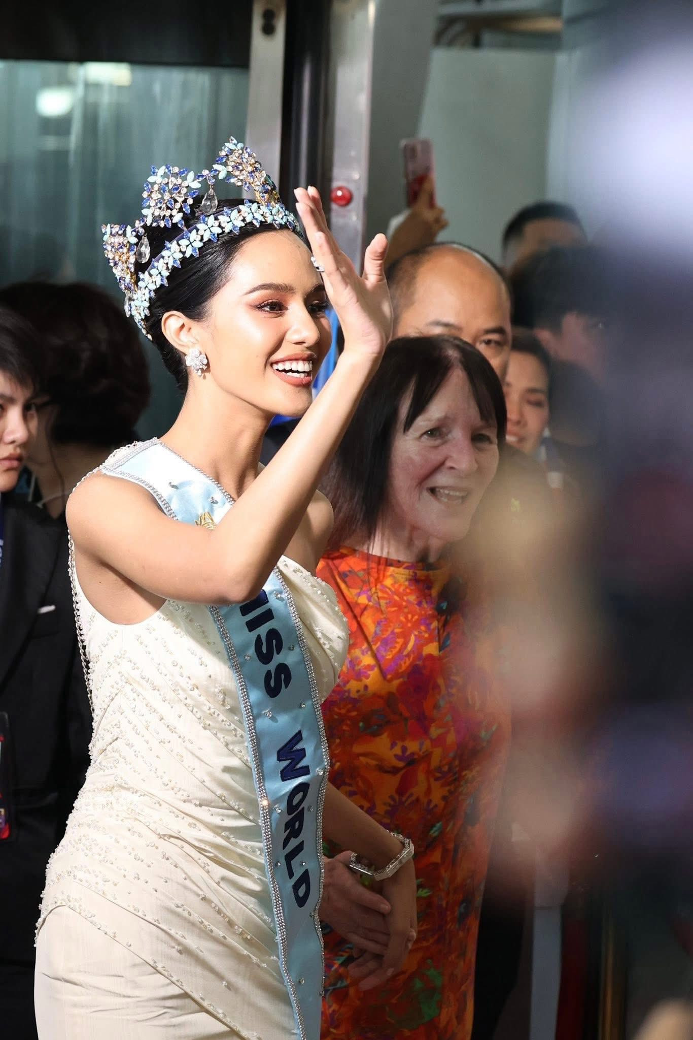 Với chiến thắng ấn tượng của mình, Suchata Chuangsri nhận được lời khen ngợi từ Thủ tướng Thái Lan - Paetongtarn Shinawatra.