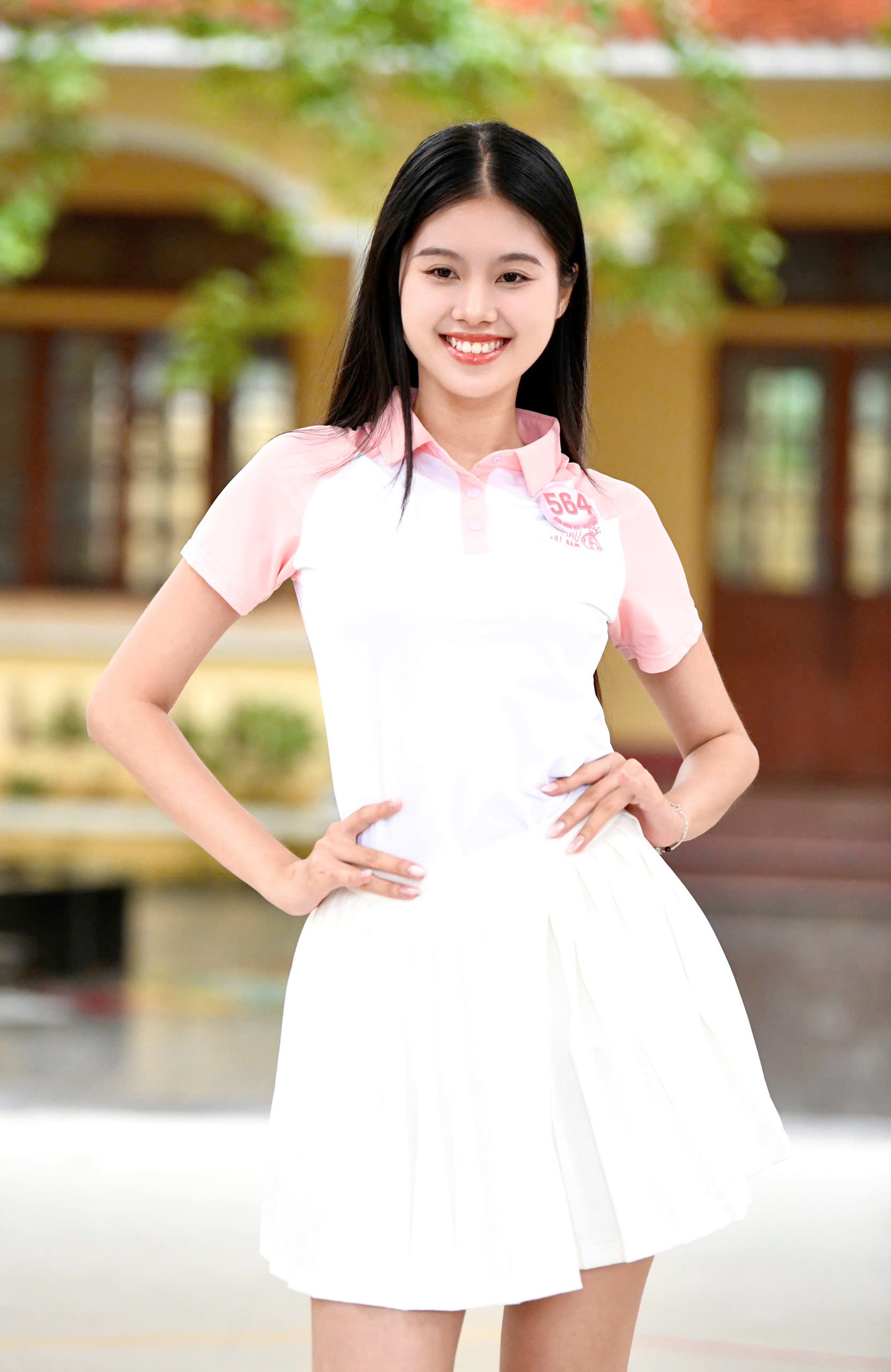 Thí sinh Võ Đoàn Bảo Hà cho biết cô tiếp tục tập thể hình, chăm chỉ dưỡng da, đồng thời trau dồi tri thức thông qua sách, báo.