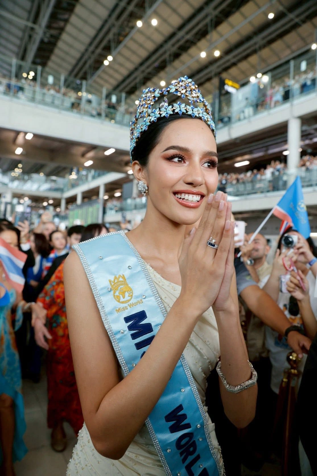 Với chiến thắng ấn tượng của mình, Suchata Chuangsri nhận được lời khen ngợi từ Thủ tướng Thái Lan - Paetongtarn Shinawatra.