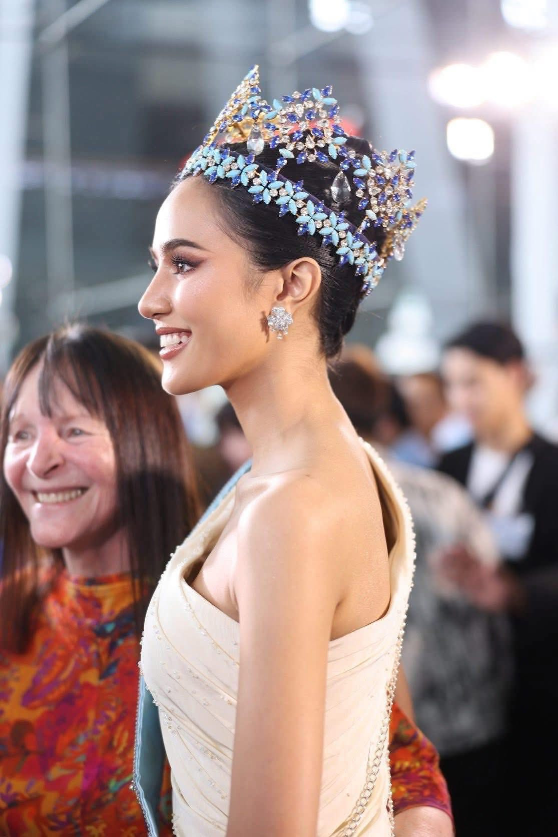 Bà Paetongtarn cho biết Suchata Chuangsri đã khiến tất cả người dân Thái Lan tự hào, thông qua những nỗ lực và quyết tâm đạt được những cột mốc lịch sử này. "Thành công của cô sẽ truyền cảm hứng cho thanh thiếu niên Thái Lan và người dân Thái Lan nói chung", thủ tướng cho biết.