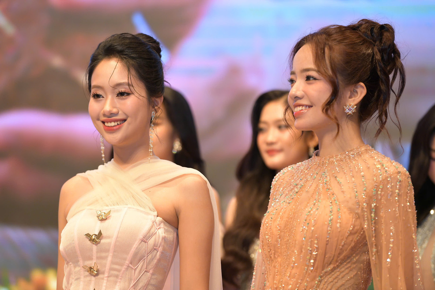 Thí sinh Hoa hậu Việt Nam 2024 giữ nhiệt huyết cho đêm chung kết. Ảnh: Dương Triều. Thí sinh Hoa hậu Việt Nam 2024 giữ nhiệt huyết cho đêm chung kết. Ảnh: Dương Triều.