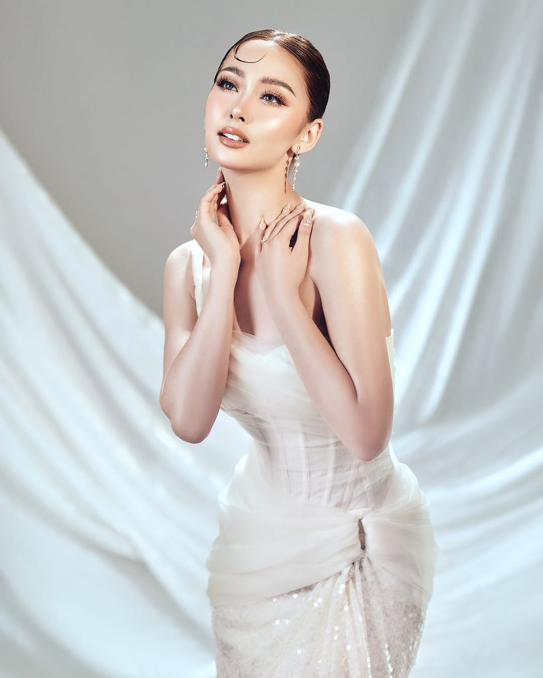 Sau khi giành ngôi á hậu 1 tại Binibining Pilipinas 2023, Katrina vẫn quyết tâm theo đuổi ước mơ và rèn luyện trong 2 năm để tiếp tục tham dự cuộc thi năm nay. "Tôi biết rằng mình có thể cống hiến điều gì đó tốt hơn và tôi muốn có cơ hội để làm điều đó", người đẹp chia sẻ sau khi đăng quang ngôi vị cao nhất.