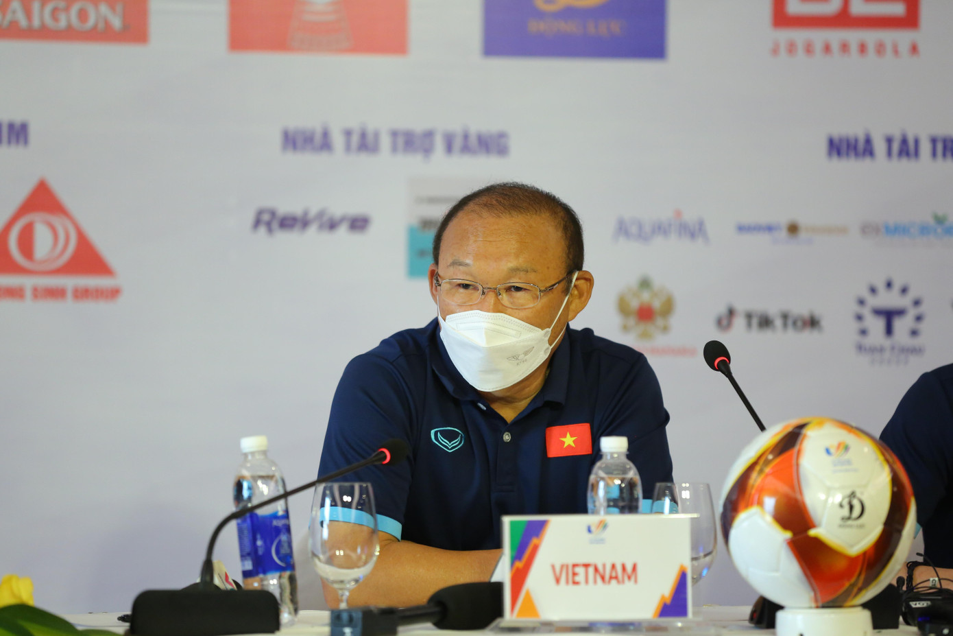 HLV Park Hang-seo: Người hâm mộ trông đợi chúng tôi bảo vệ ngôi vô địch ảnh 2