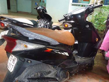 Chiếc xe mà Hưng và Trung dùng để chở H