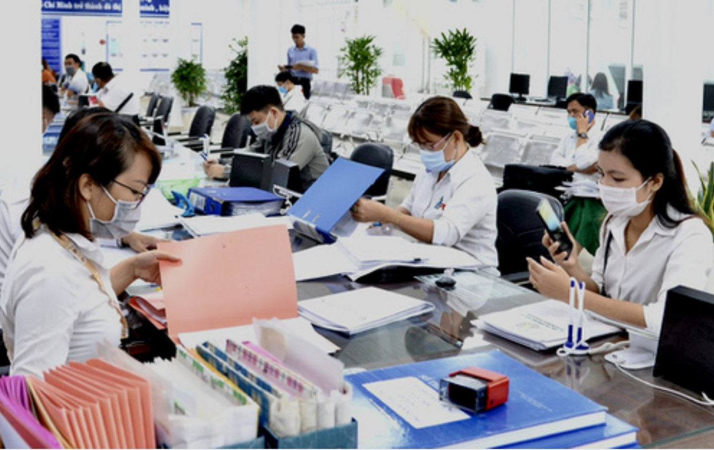 Gắn quyền lợi với trách nhiệm để nâng cao chất lượng cán bộ, công chức (Ảnh minh họa)