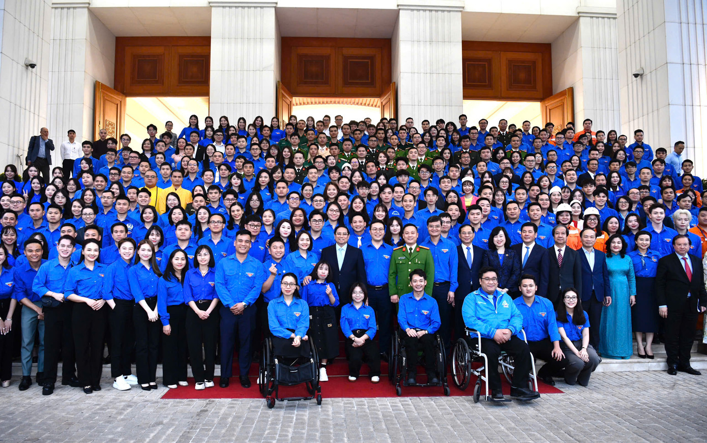 Thủ tướng kêu gọi thanh niên Việt Nam phát huy mạnh mẽ hơn nữa tinh thần “Đâu cần thanh niên có, việc gì khó có thanh niên”. Ảnh: Như Ý Thủ tướng kêu gọi thanh niên Việt Nam phát huy mạnh mẽ hơn nữa tinh thần “Đâu cần thanh niên có, việc gì khó có thanh niên”. Ảnh: Như Ý