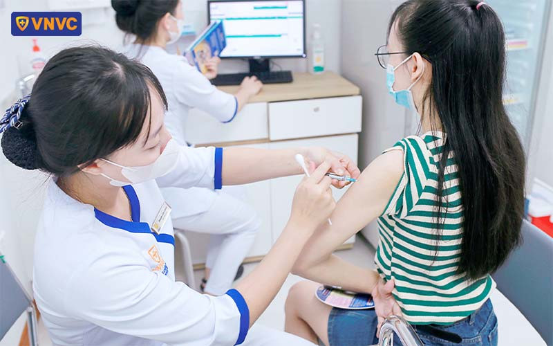 Thủ tướng yêu cầu kết thúc chiến dịch tiêm vắc xin phòng, chống bệnh sởi chậm nhất 31/3. (Ảnh minh họa) Thủ tướng yêu cầu kết thúc chiến dịch tiêm vắc xin phòng, chống bệnh sởi chậm nhất 31/3. (Ảnh minh họa)