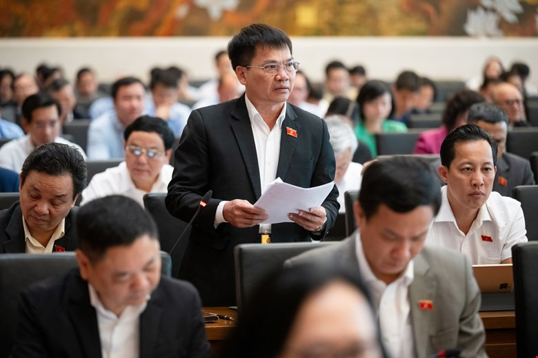 Đại biểu Dương Khắc Mai (đoàn Đắk Nông). Đại biểu Dương Khắc Mai (đoàn Đắk Nông).