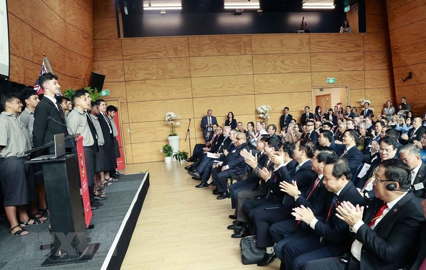 Lễ tiếp đón Chủ tịch Quốc hội Vương Đình Huệ và Đoàn đại biểu Quốc hội Việt Nam theo phong tục người Maori. (Ảnh: Doãn Tấn/TTXVN)